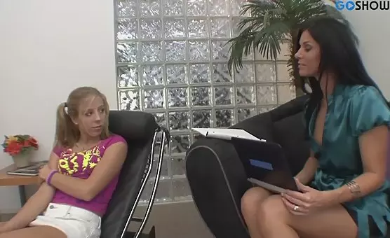 Brunette Tongues Blondes Labia While She Spreads Her Legs